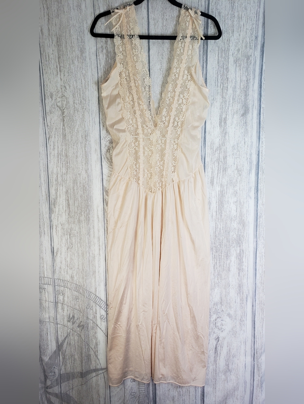 Vintage 50s Bernette Cream Lace-Trim Negligee Nightgown V-Neck Sz Medium USA